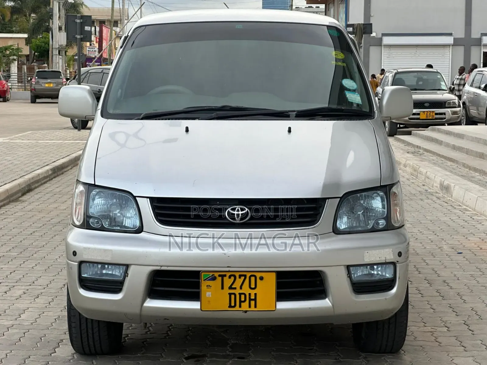 Toyota Noah 2001 Silver