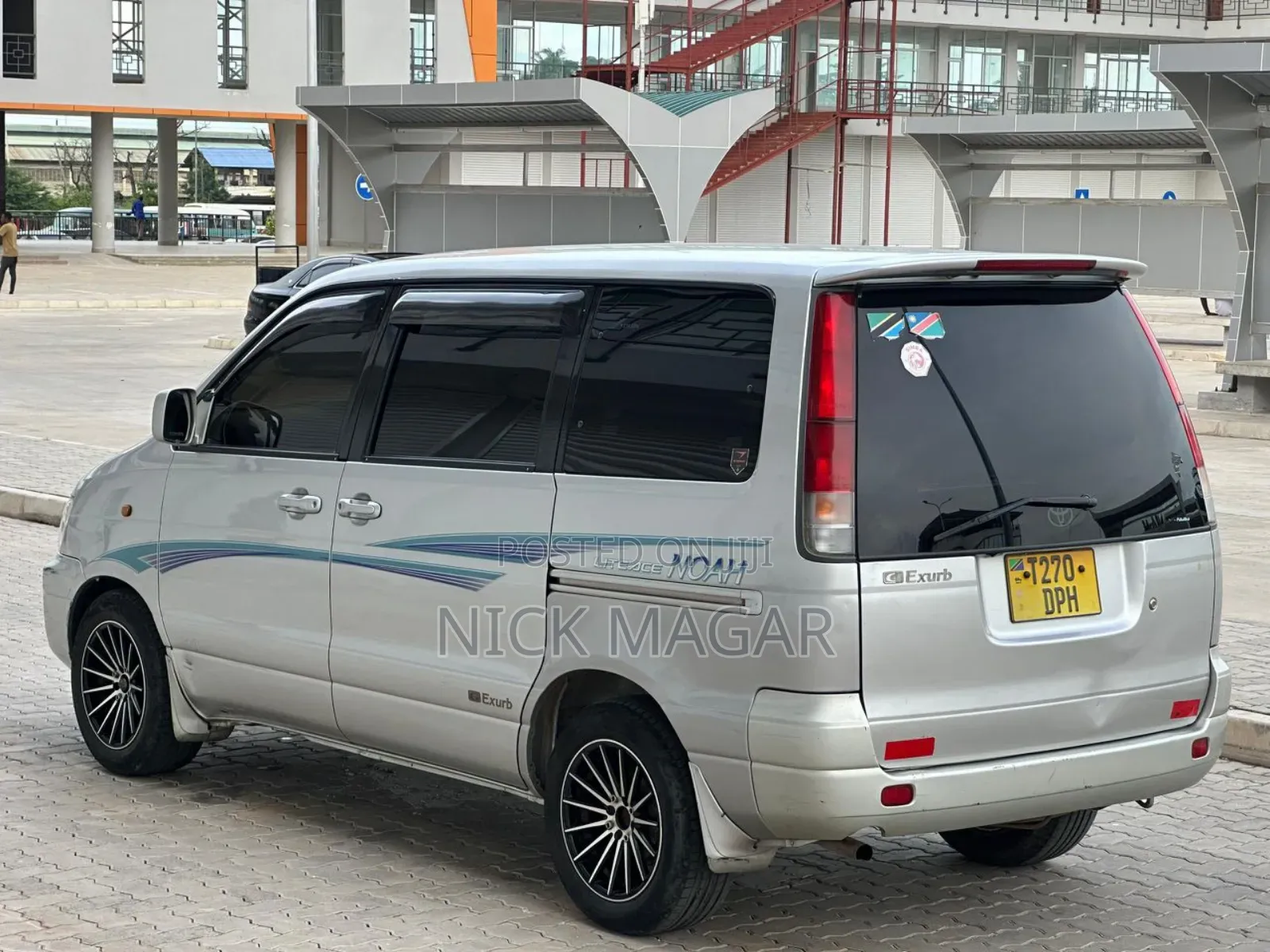 Toyota Noah 2001 Silver
