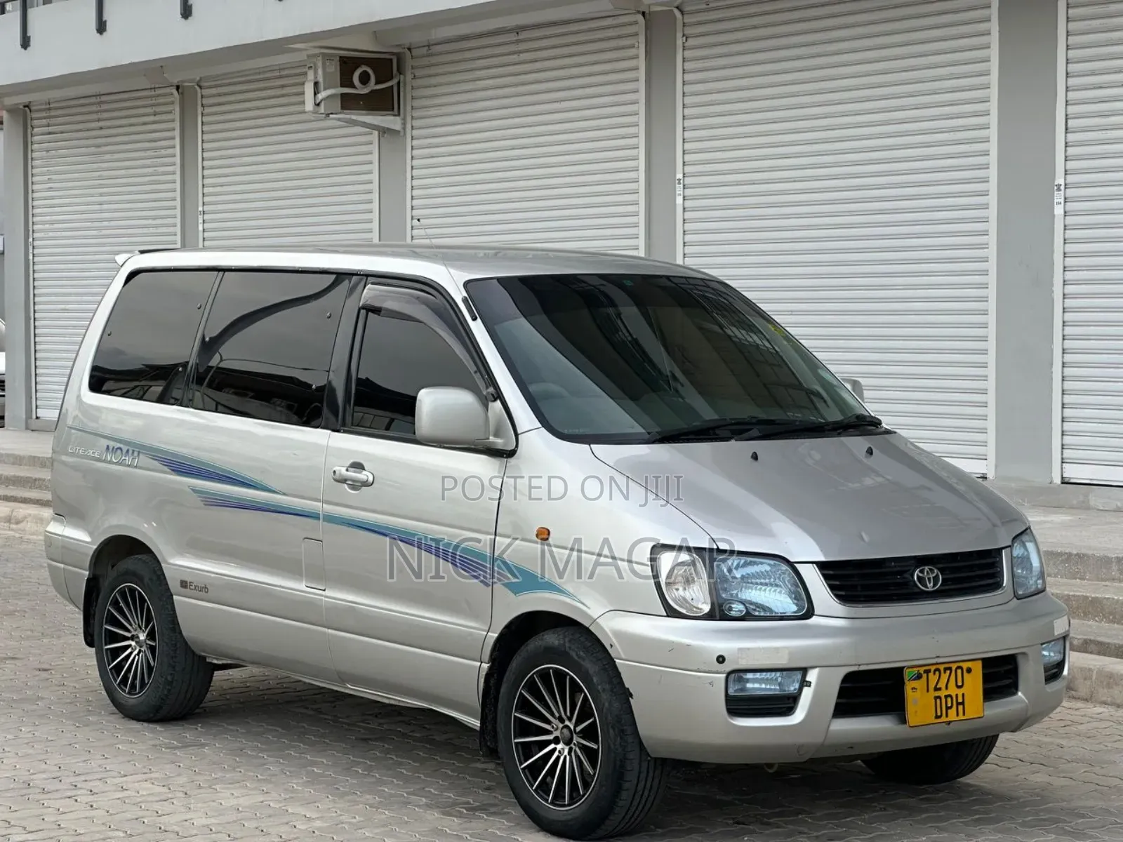 Toyota Noah 2001 Silver