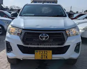 Toyota Hilux 2016 White