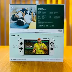 Handheld Retro Video Game Console Screen Built-in 2000 Games