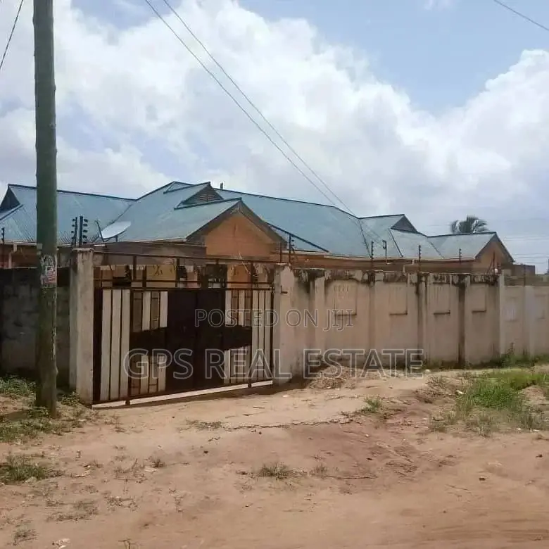 Two Houses in a Fance for Sale