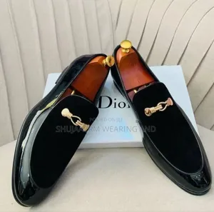 Trend on Brand Shoes( Viatu Vikali Vilivyopo)