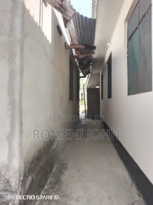 6bdrm House in Tanzania Daresalaam, Ilala for sale
