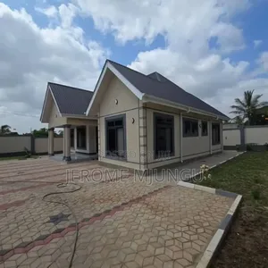 3bdrm House in Goba for sale