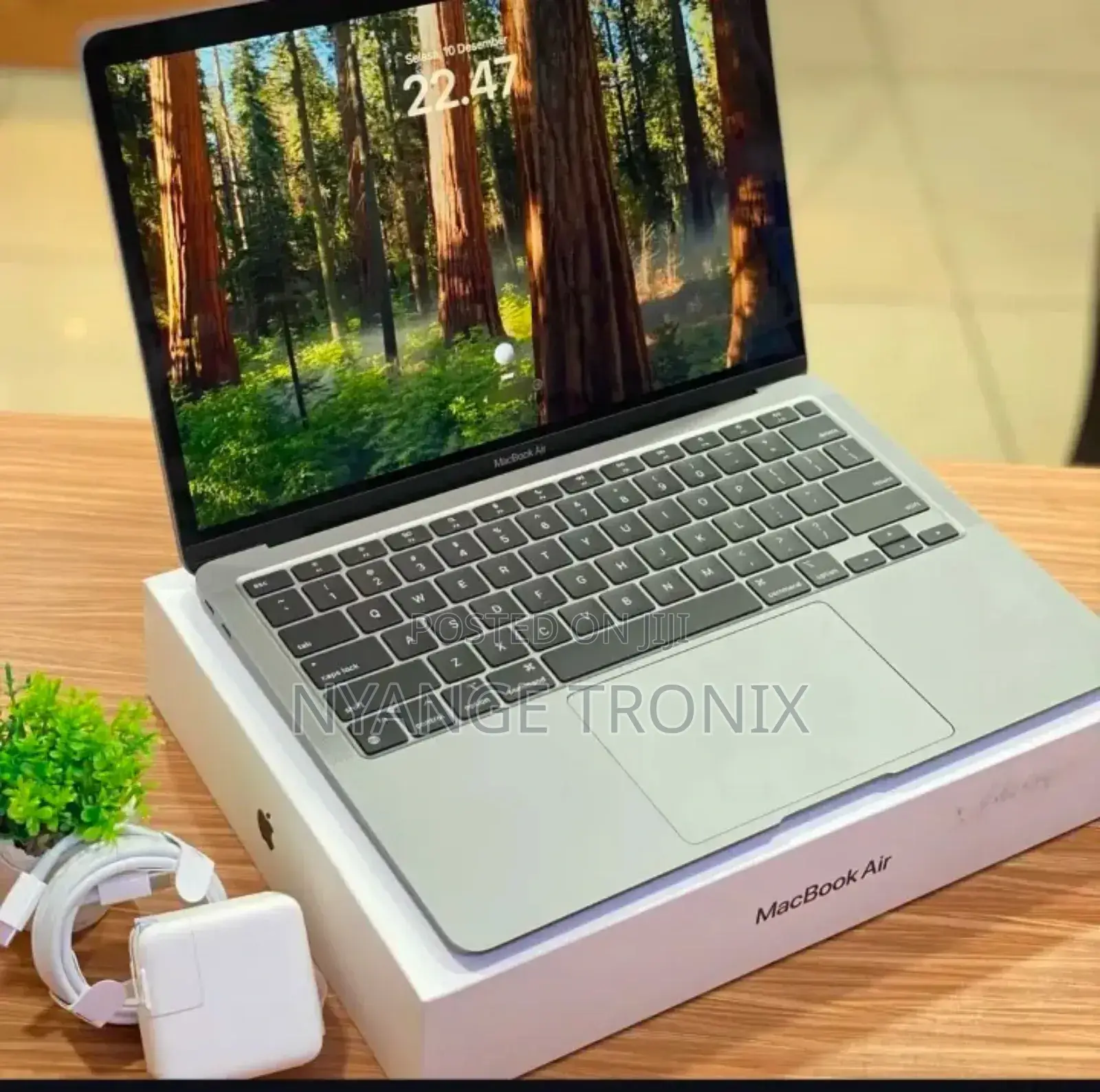 New Laptop Apple MacBook Air 2020 M1 8GB Apple M1 SSD 256GB