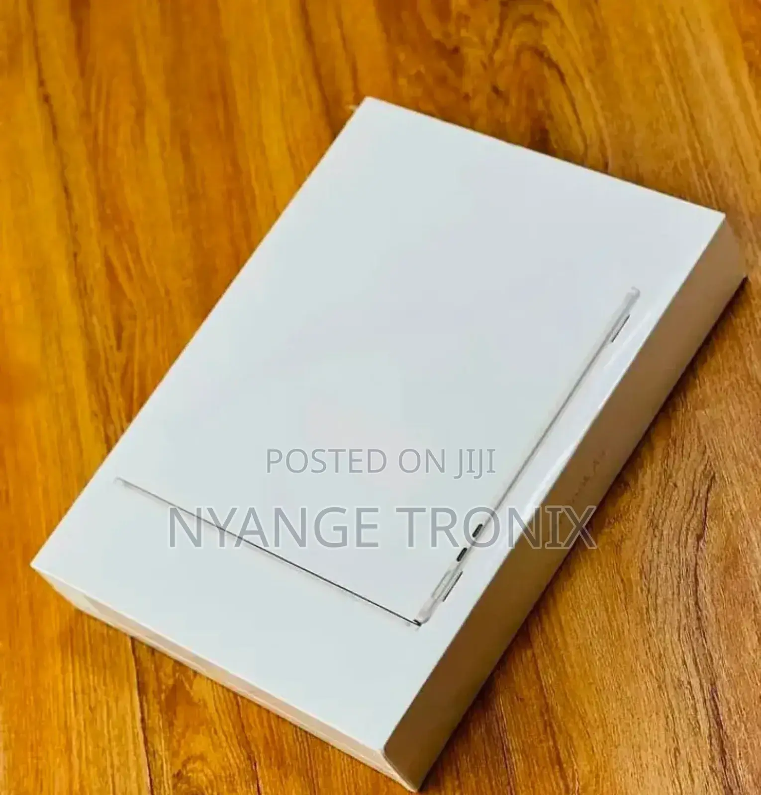 New Laptop Apple MacBook Air 2022 M2 8GB Intel Core M2 SSD 256GB