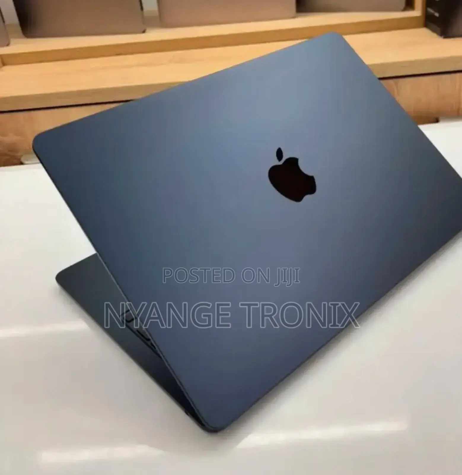 New Laptop Apple MacBook Air 2022 M2 8GB Intel Core M2 SSD 256GB