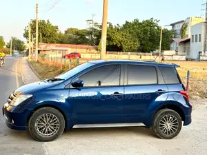 Toyota IST 2005 Blue