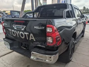 New Toyota Hilux 2023 Black