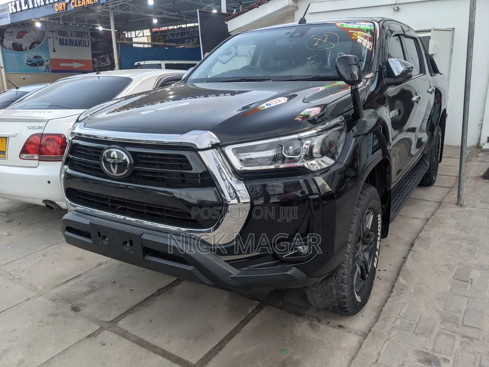 New Toyota Hilux 2023 Black