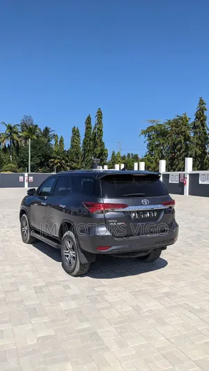 Toyota Fortuner 2016 Gray