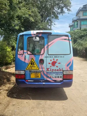 Toyota Coaster 2004 Blue