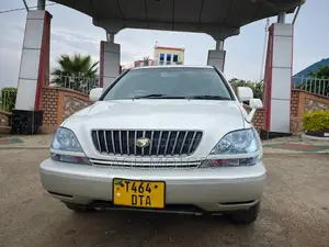 Toyota Harrier 2003 White