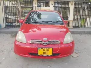 Toyota Vitz 2002 Red