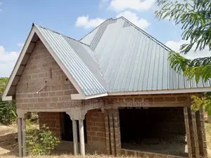 6bdrm House in Kiluvya Madukani, Kinondoni for sale