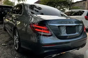 Mercedes-Benz E200 2018 Gray