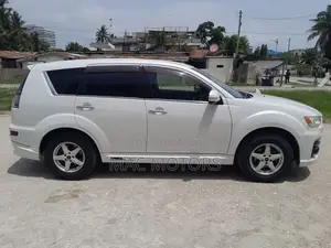 Mitsubishi Outlander 2011 White