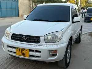 Toyota RAV4 Automatic 2003 White