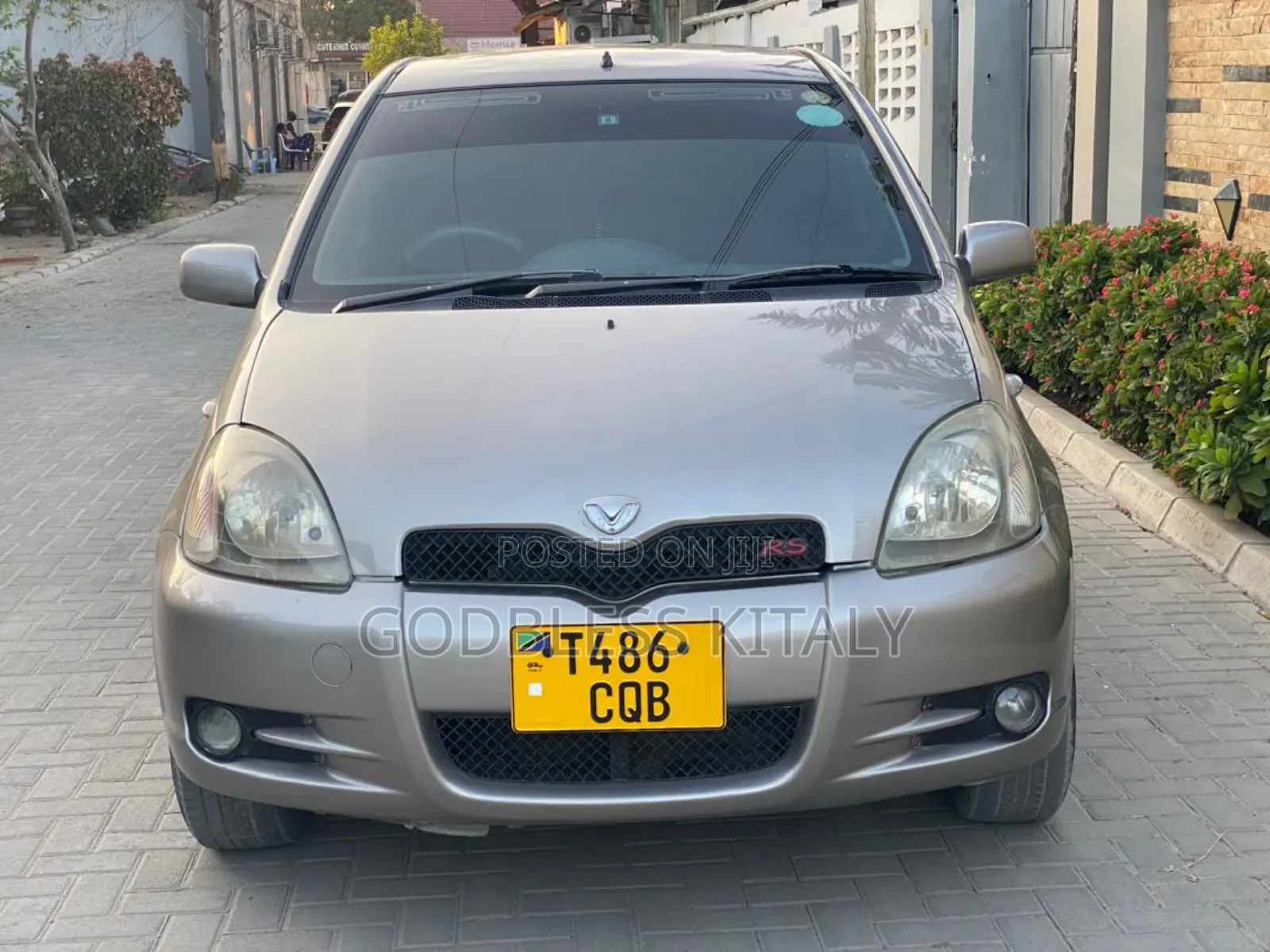 Toyota Vitz 1.3 AWD 3dr 2004 Gray