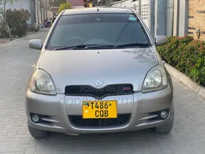Toyota Vitz 1.3 AWD 3dr 2004 Gray
