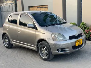 Toyota Vitz 1.3 AWD 3dr 2004 Gray