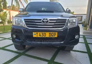 Toyota Hilux 2013 Black