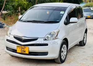 Toyota Ractis 1.5 AWD 2006 Silver