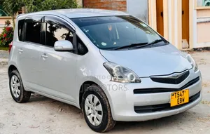 Toyota Ractis 1.5 AWD 2006 Silver