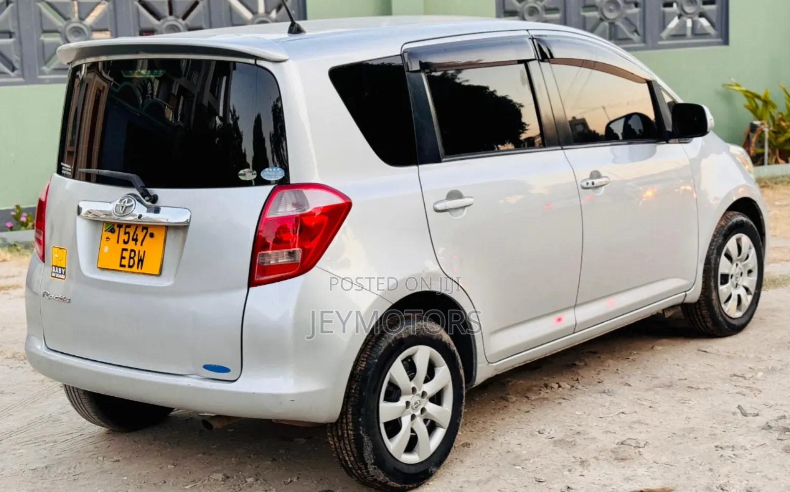 Toyota Ractis 1.5 AWD 2006 Silver