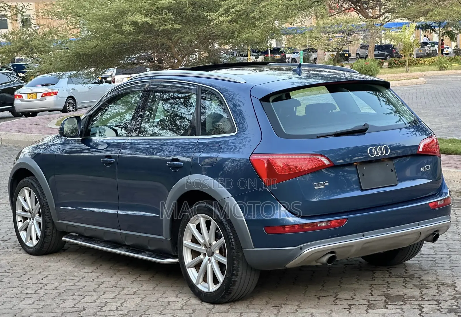 Audi Q5 2010 Blue