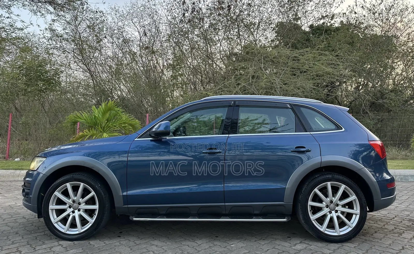 Audi Q5 2010 Blue