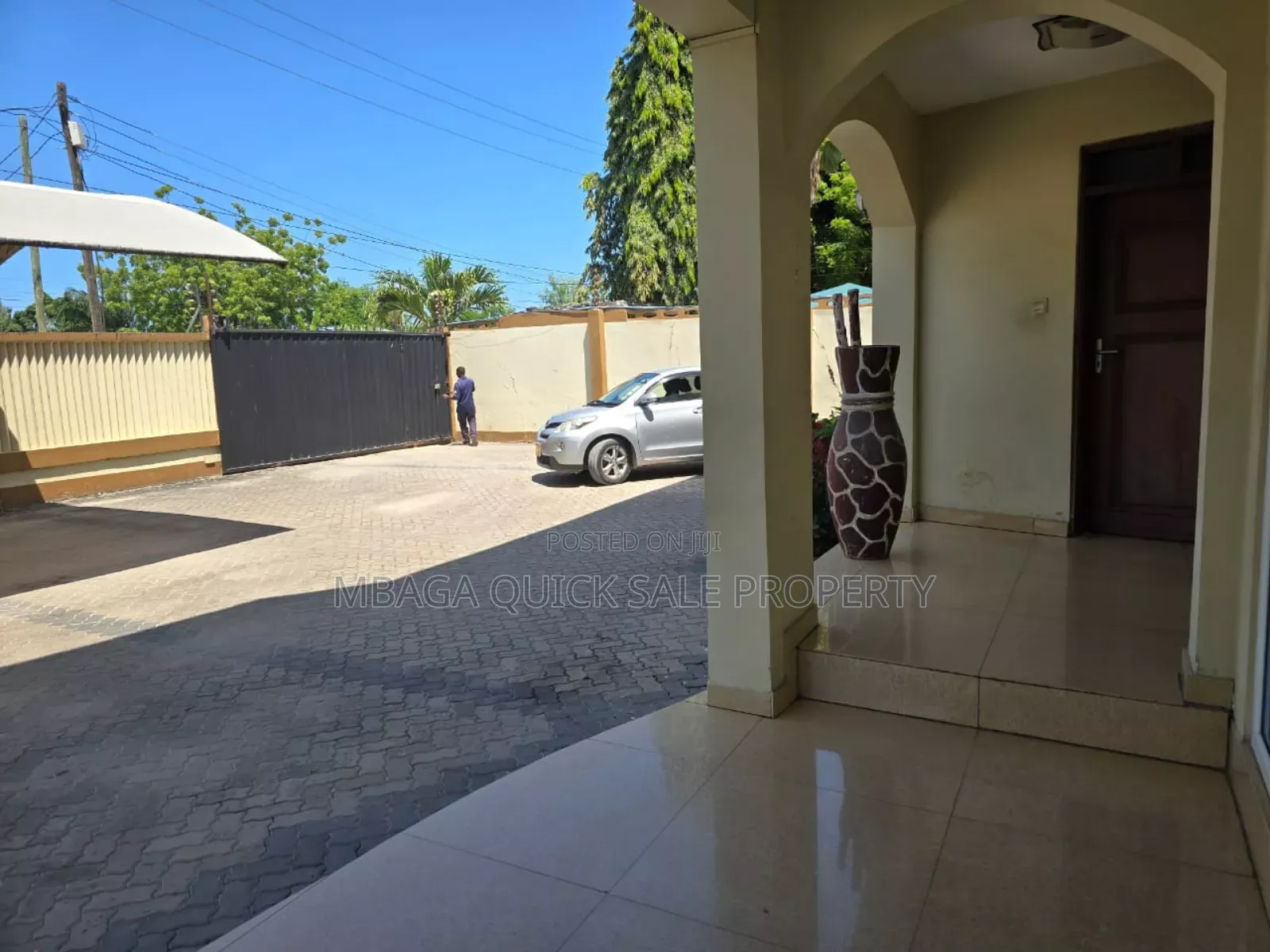 3bdrm House in Mikocheni for rent