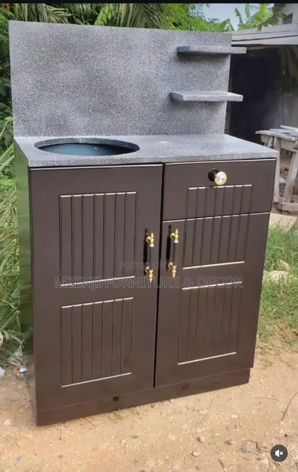 Kitchen Cabinet Ya Mtungi Mdogo