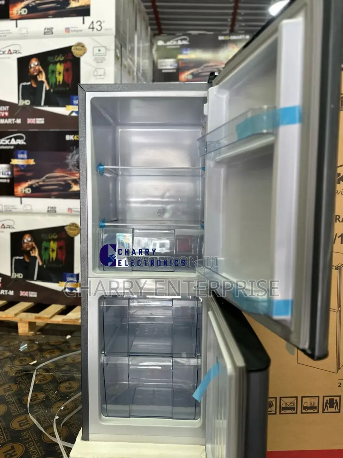 Blackark Combi Fridge Capacity 158 Litre Bottom Freezer