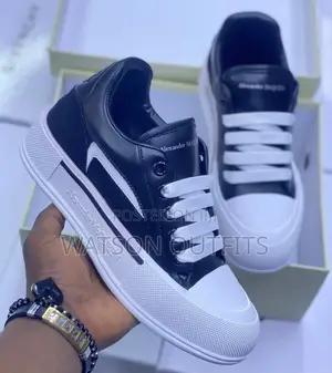 Alexander McQueen Smart Za Ngozi