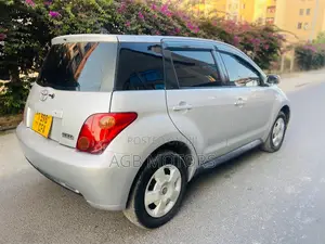 Toyota IST 2003 Silver