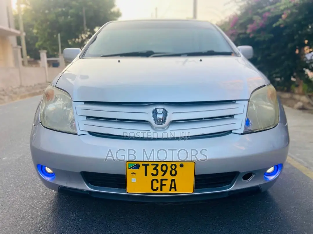 Toyota IST 2003 Silver