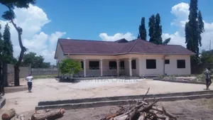 5bdrm House in Ununio, Kunduchi for sale