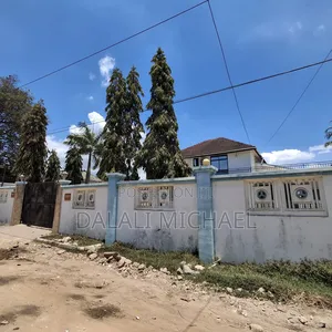 5bdrm House in Mikocheni for sale