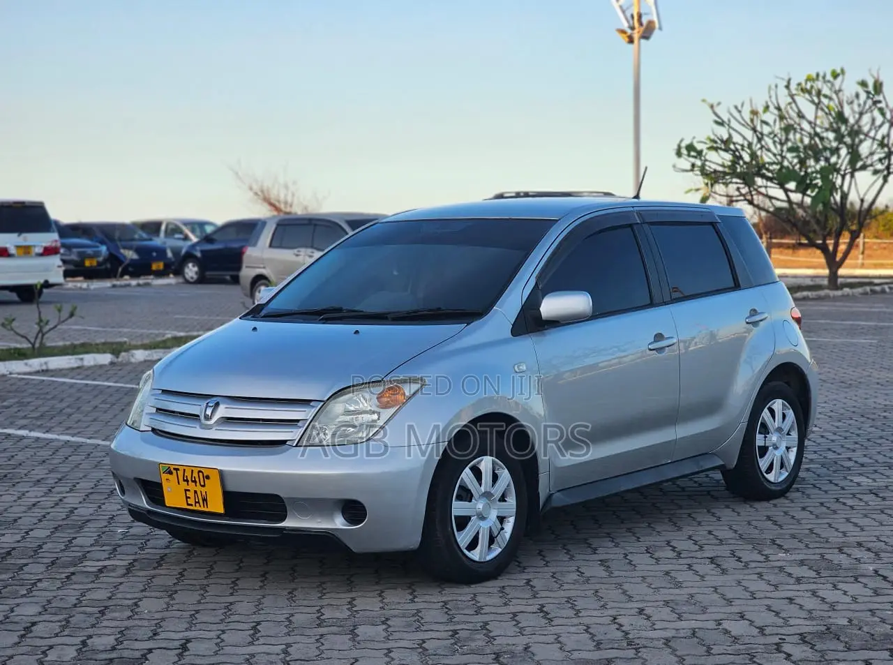 Toyota IST 2003 Silver
