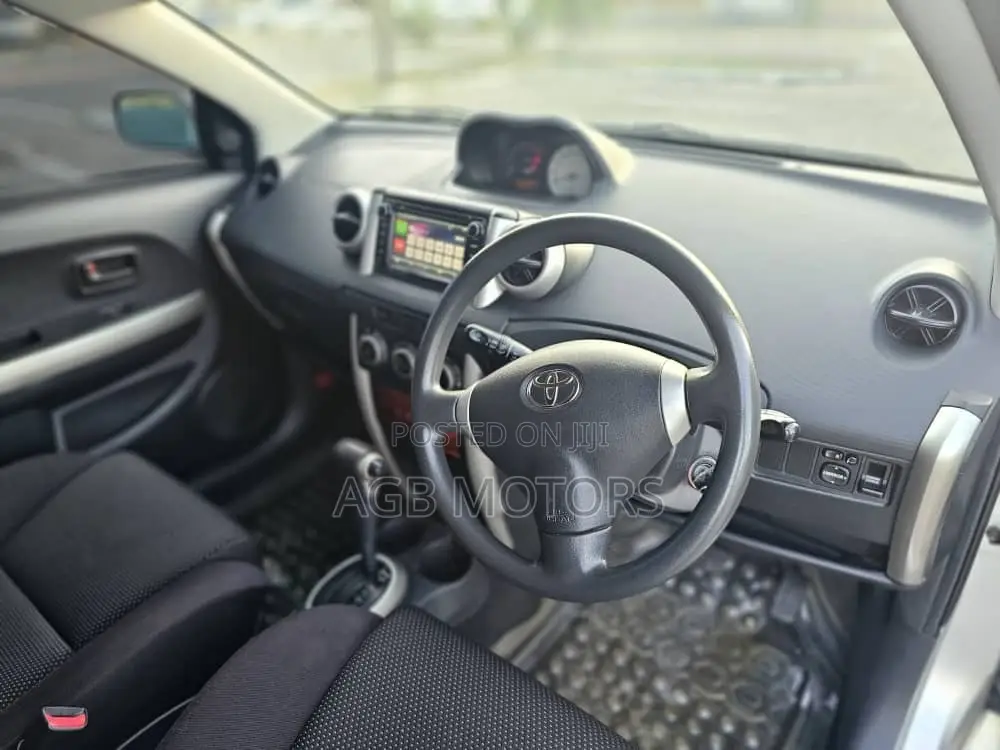 Toyota IST 2003 Silver