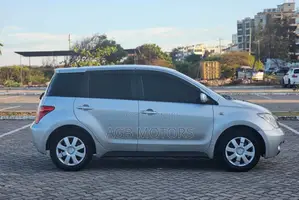 Toyota IST 2003 Silver