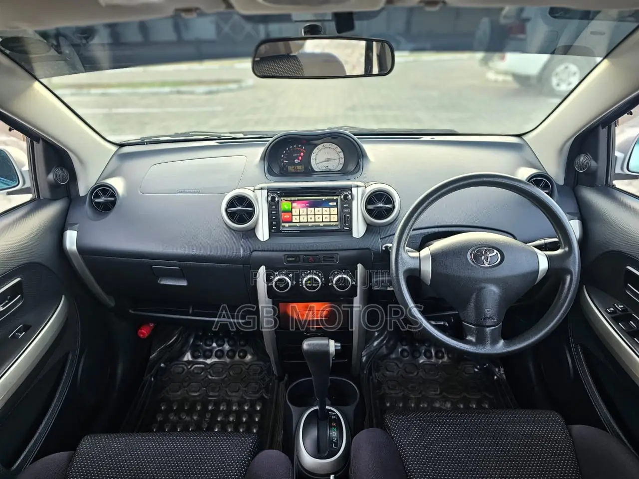 Toyota IST 2003 Silver