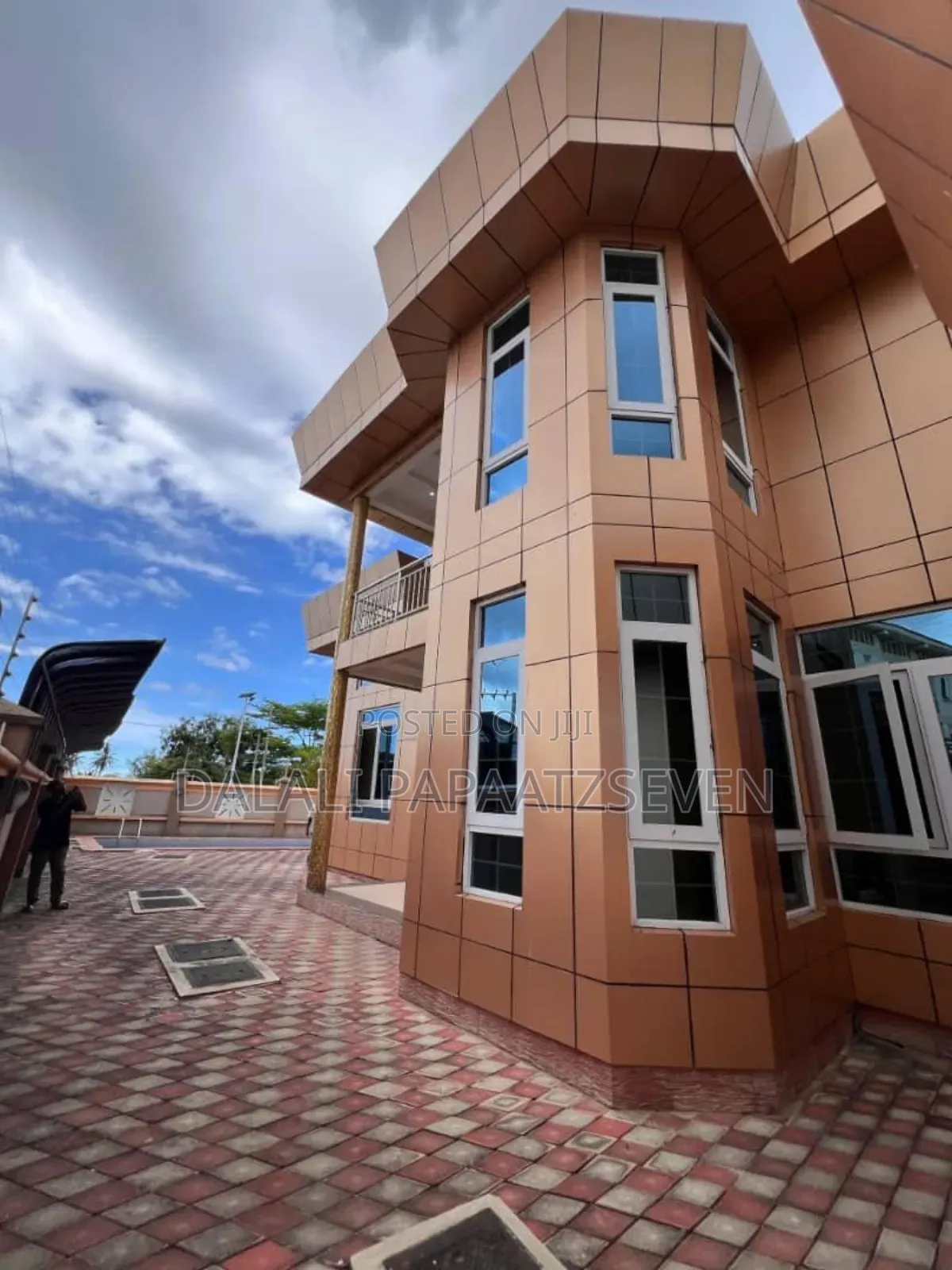6bdrm House in Dalalipapaatzseven, Mbezi Beach for sale