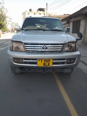 Toyota Land Cruiser Prado 2005 Silver
