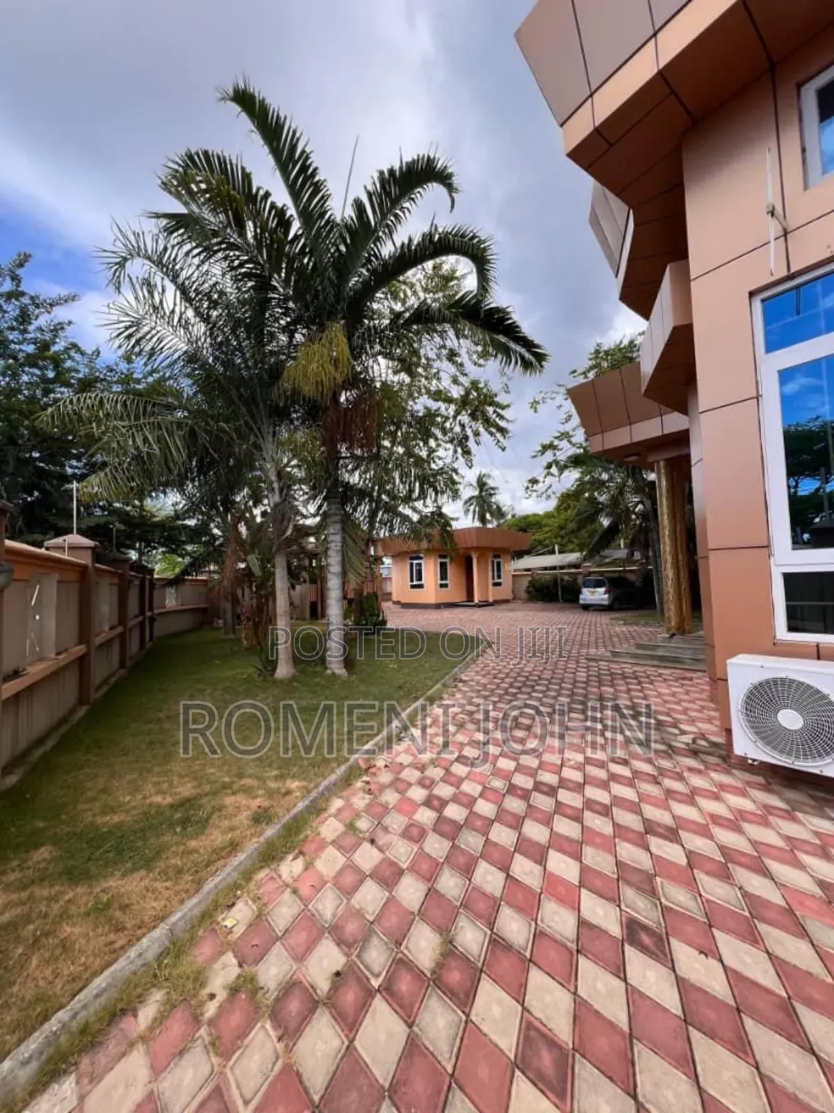 6bdrm Block of Flats in Tanzania Daresalaam, Ilala for sale