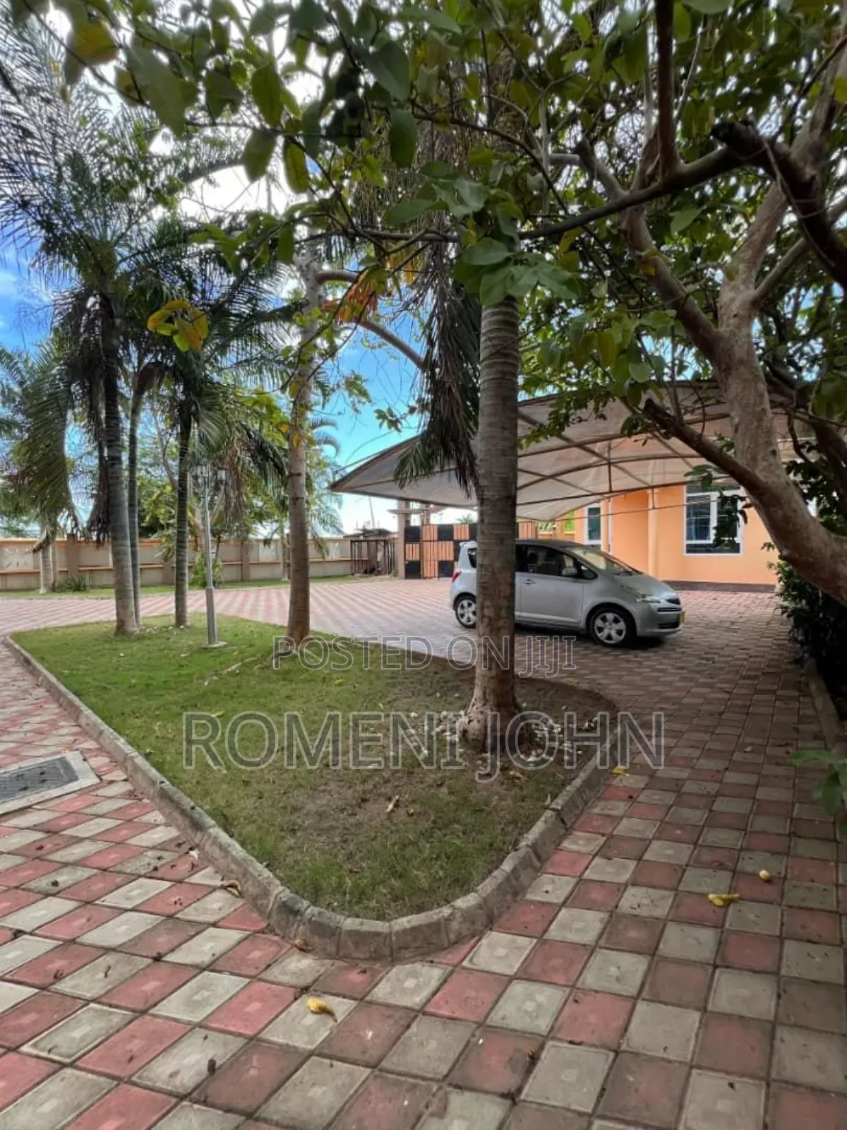 6bdrm Block of Flats in Tanzania Daresalaam, Ilala for sale