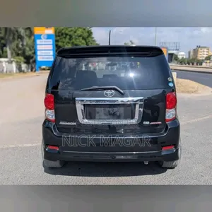 Toyota Corolla Rumion 2010 Black