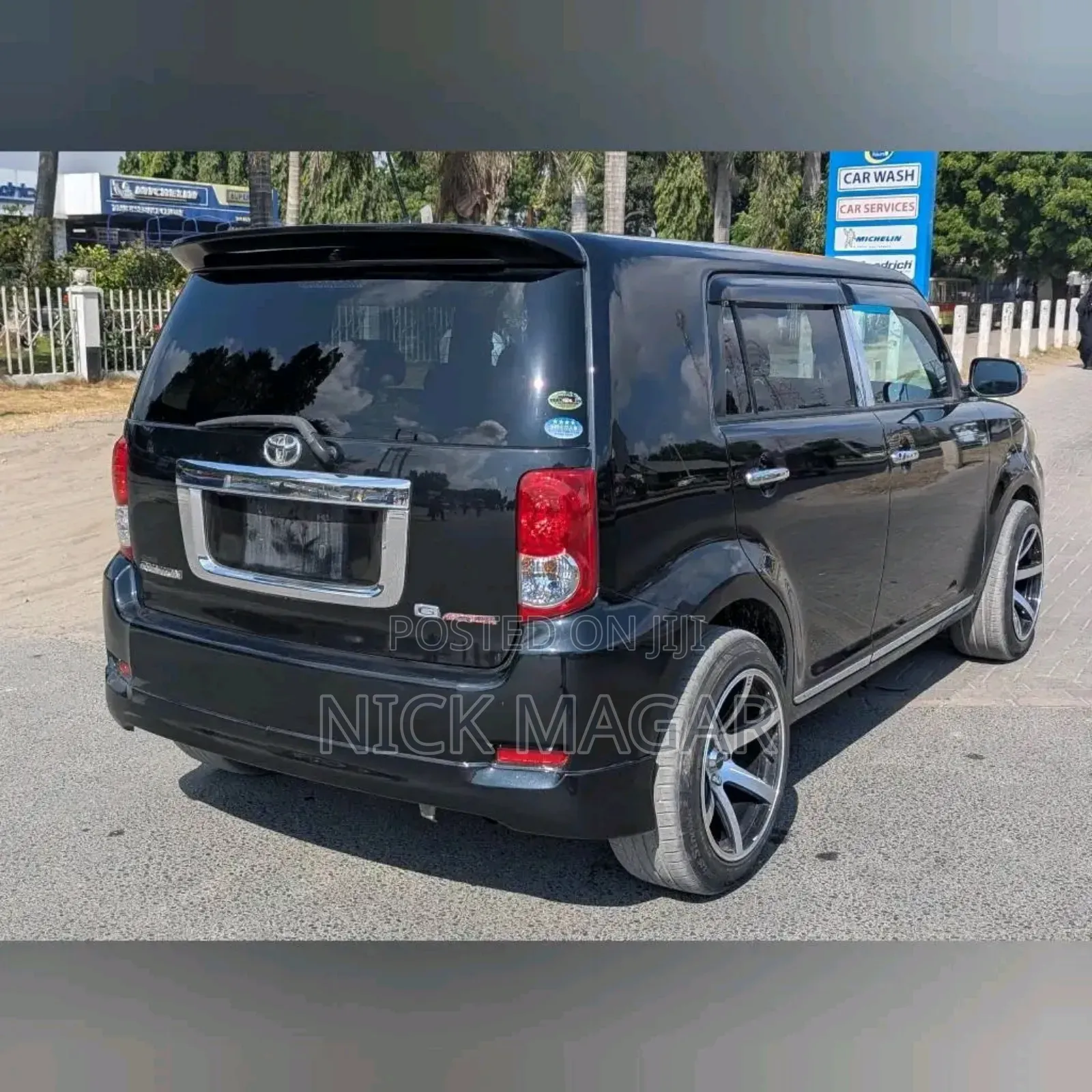 Toyota Corolla Rumion 2010 Black